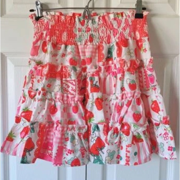 Romwe Tiered Ruffle Skirt with Strawberries π Size M - Picture 2 of 3